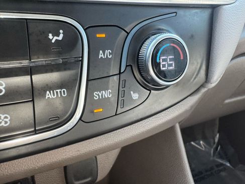 Used 2020 Chevrolet Traverse LT w/ LPO, Floor Liner Package image 59