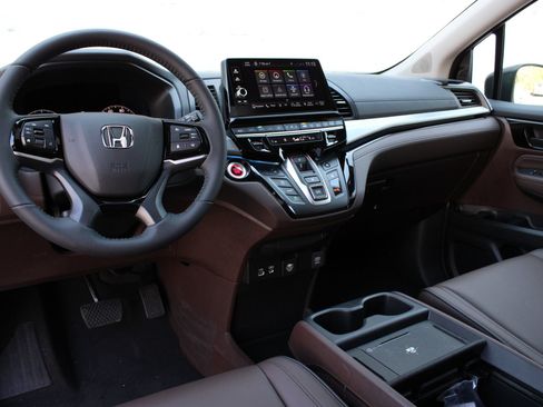 New 2026 Honda Odyssey Touring image 28