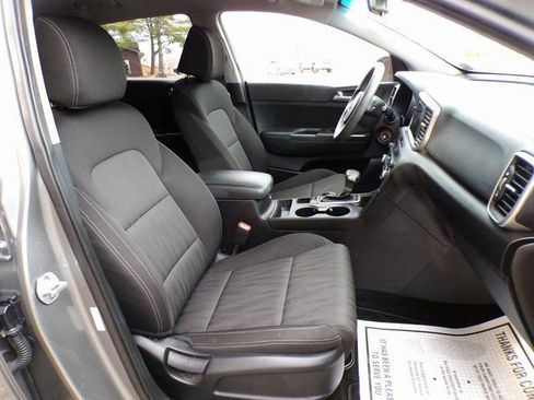 Used 2020 Kia Sportage LX image 12