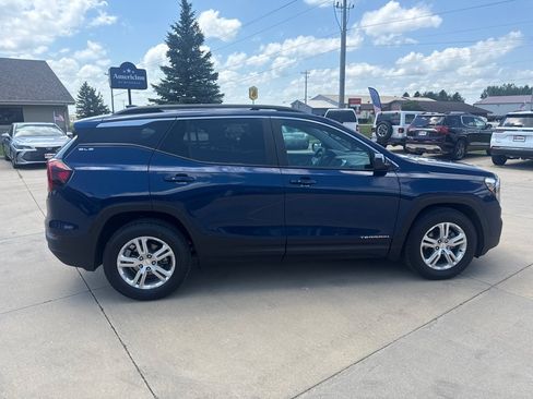 Used 2022 GMC Terrain SLE w/ Driver Convenience Package FWD image 7