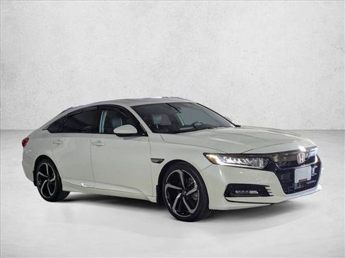 Used 2018 Honda Accord Sport image 3