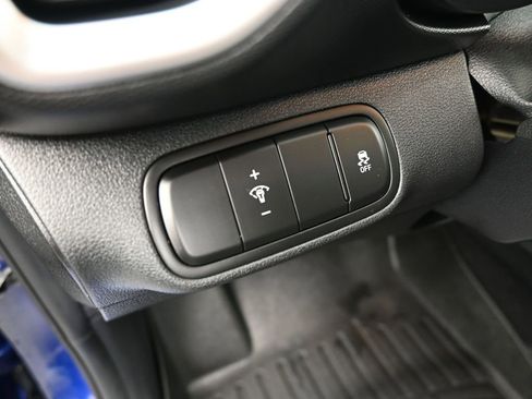 Certified 2024 Hyundai Venue SEL image 15