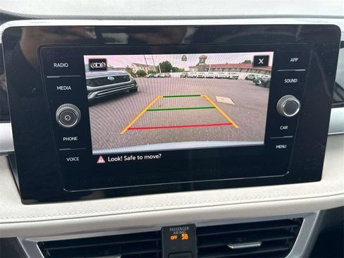 Used 2025 Volkswagen Taos SE FWD image 27