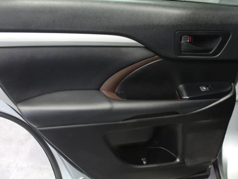 Used 2019 Toyota Highlander Plus image 22