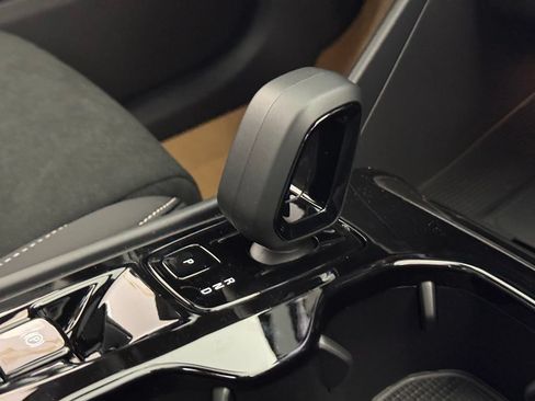 New 2026 Volvo XC40 B5 Ultra w/ Protection Package Premier AWD/4WD image 9