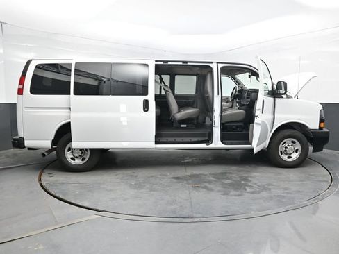 Used 2024 Chevrolet Express 3500 LS RWD image 54