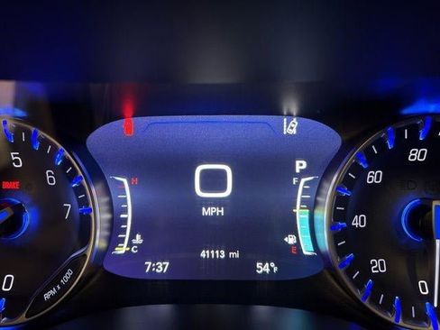 Used 2024 Chrysler Pacifica Limited image 17