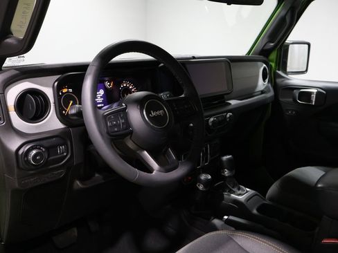 Certified 2025 Jeep Wrangler Willys image 14