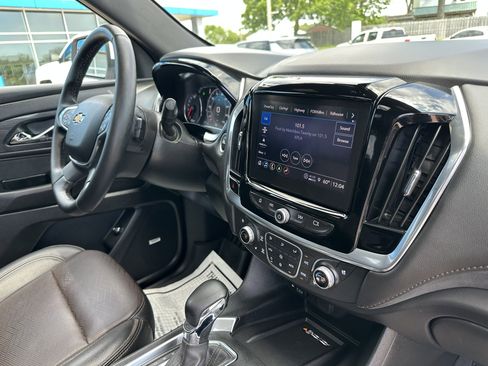 Used 2024 Chevrolet Traverse High Country FWD image 14