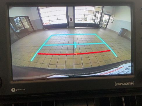 Used 2022 Toyota RAV4 XLE FWD image 12