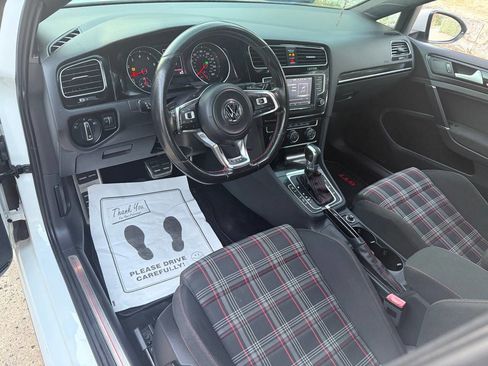 Used 2017 Volkswagen GTI S image 9