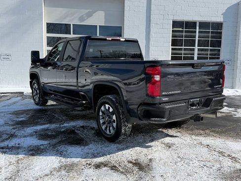 Used 2024 Chevrolet Silverado 2500 Custom w/ Custom Value Package image 7