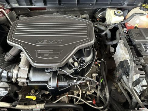 Used 2017 Cadillac XT5 Luxury w/ Driver Awareness Package FWD image 28