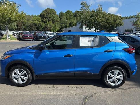 New 2025 Nissan Kicks Play S image 4