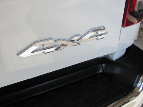 Used 2024 RAM 2500 Big Horn w/ Off Road Package AWD/4WD image 32