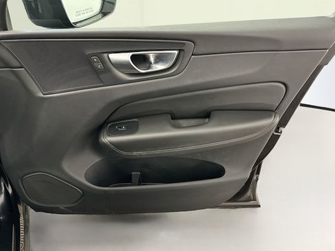 Used 2025 Volvo XC60 B5 Core image 35