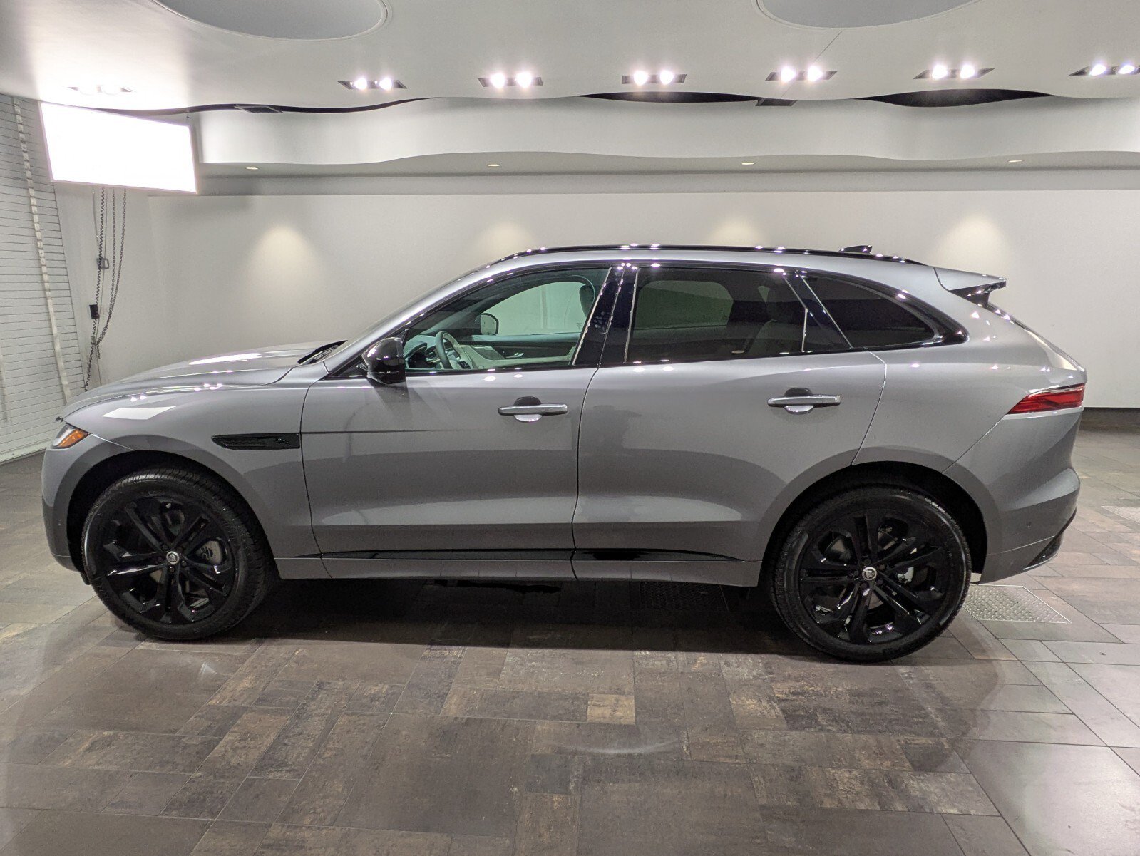 New 2026 Jaguar F-PACE R-Dynamic S AWD/4WD image 3