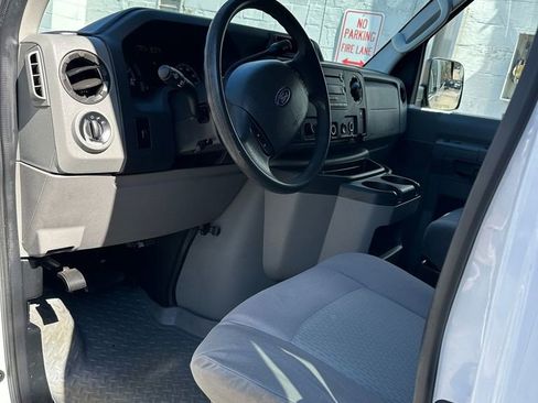 Used 2012 Ford E-350 and Econoline 350 XLT RWD image 9