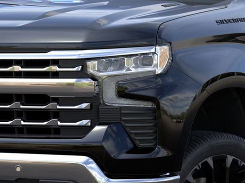 New 2026 Chevrolet Silverado 1500 LTZ w/ LTZ Premium Package AWD/4WD image 10