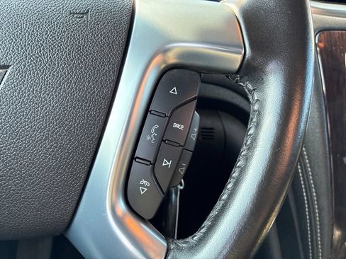 Used 2017 Chevrolet Traverse LT w/ Style and Technology Package AWD/4WD image 17