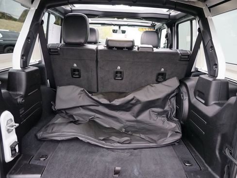 Used 2022 Jeep Wrangler Unlimited Sahara w/ Cold Weather Group image 27