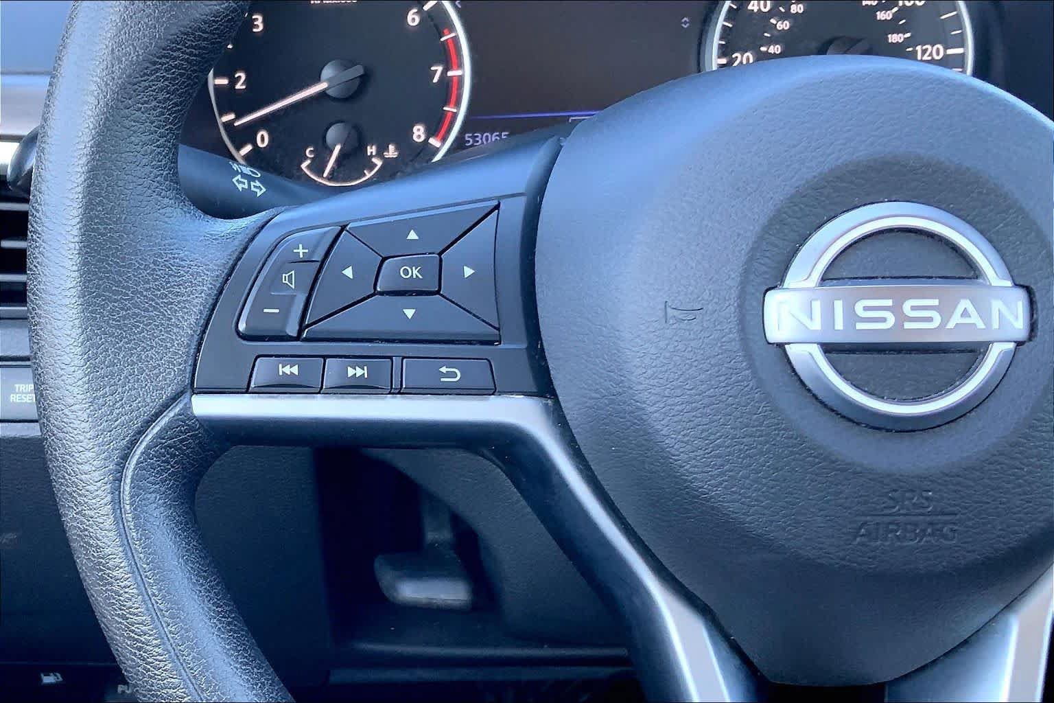 Used 2024 Nissan Altima 2.5 SV FWD image 23