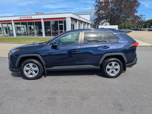 Used 2019 Toyota RAV4 XLE w/ Convenience Package AWD/4WD image 2