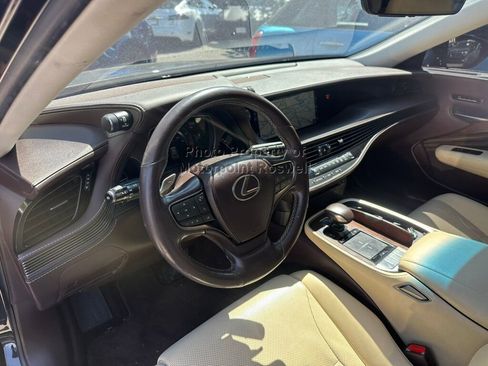 Used 2019 Lexus LS 500 w/ Accessory Package (Z2) RWD image 11