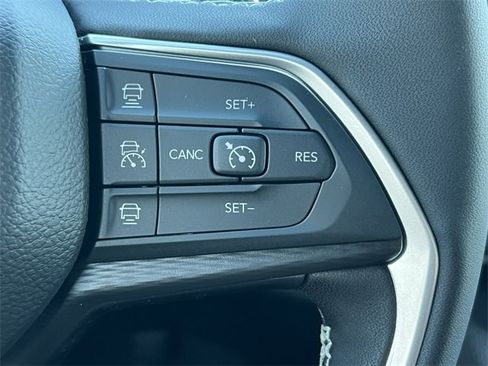 New 2025 Jeep Grand Cherokee Altitude image 19