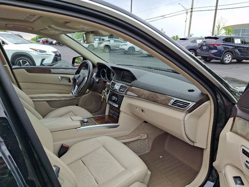 Used 2014 Mercedes-Benz E 350 4MATIC Sedan image 4