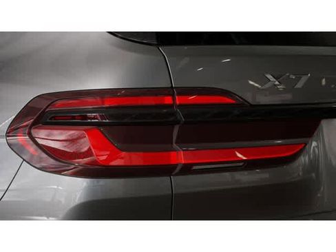 Used 2026 BMW X7 xDrive40i w/ M Sport Package image 8