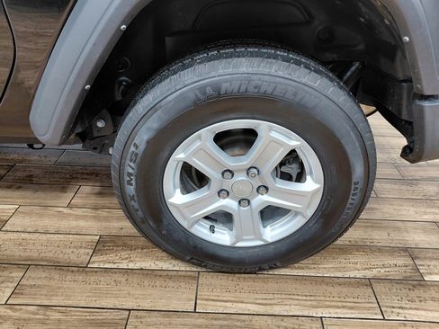 Used 2022 Jeep Wrangler Sport S image 17