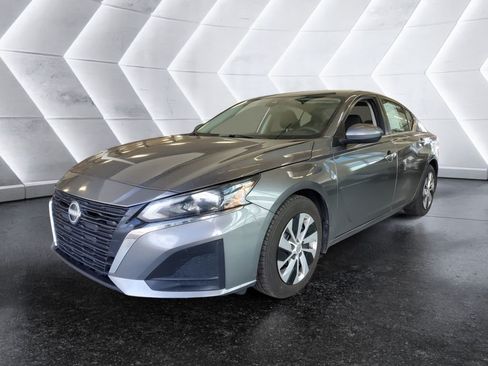 Used 2023 Nissan Altima 2.5 S FWD image 3