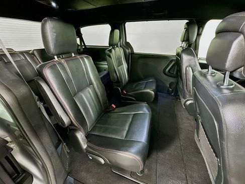 Certified 2019 Dodge Grand Caravan GT image 34