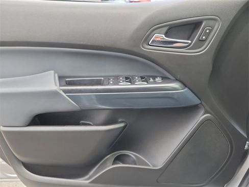 Used 2015 Chevrolet Colorado Z71 image 19