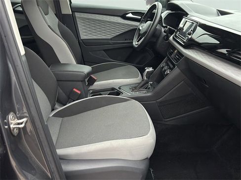 Used 2023 Volkswagen Taos S image 11