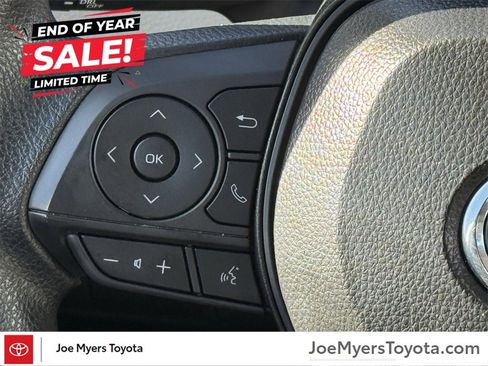 Used 2025 Toyota Corolla LE image 11