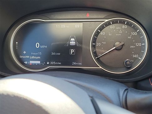 Used 2025 Nissan Versa SR w/ Trunk Package image 26