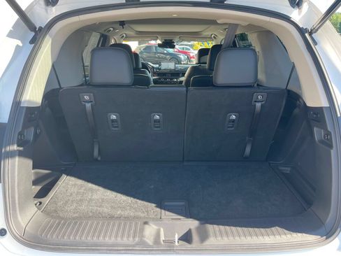 Used 2024 Honda Pilot Touring image 27