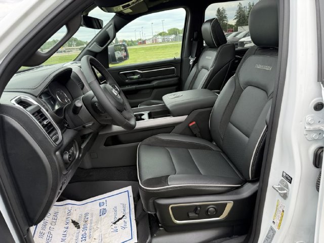 New 2026 RAM 1500 Laramie AWD/4WD image 12