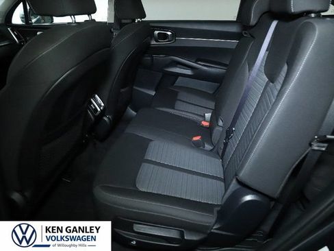 Used 2022 Kia Sorento LX AWD/4WD image 41