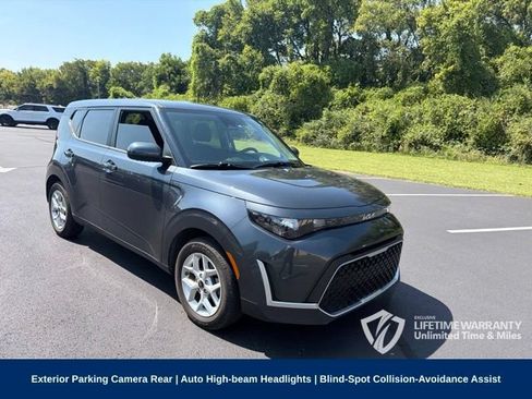 Used 2025 Kia Soul LX w/ LX Technology Package FWD image 3