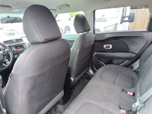 Used 2014 Kia Soul + FWD image 15