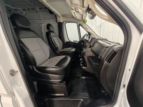 Used 2024 RAM ProMaster 2500 w/ Convenience Group FWD image 20