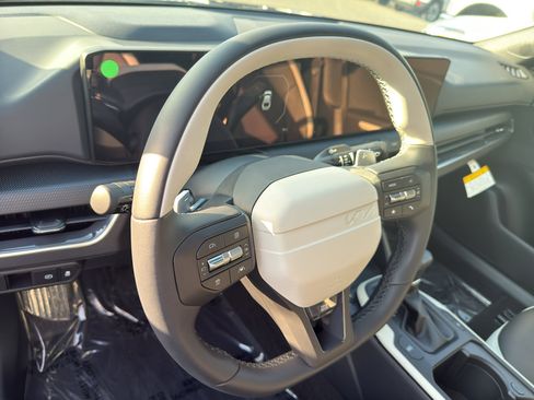 New 2025 Kia K4 GT-Line image 11