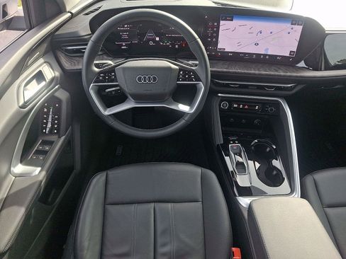 Used 2025 Audi Q5 Premium Plus w/ Premium Plus AWD/4WD image 11