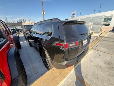 Used 2026 Jeep Cherokee Laredo AWD/4WD image 4