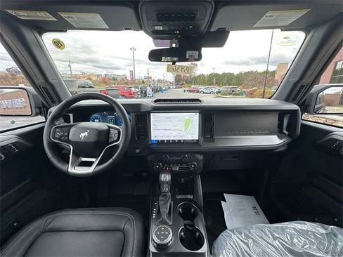 New 2025 Ford Bronco Badlands image 16