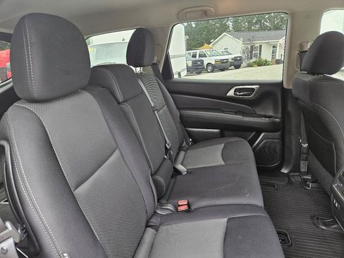 Used 2019 Nissan Pathfinder S AWD/4WD image 28