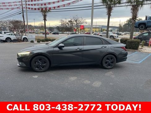 Used 2021 Hyundai Elantra SEL w/ Convenience Package image 35